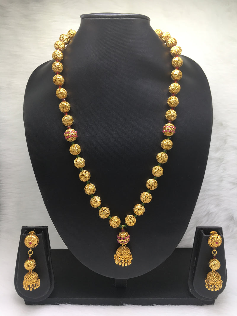 Splendid Unique Gold Plated Necklace Set