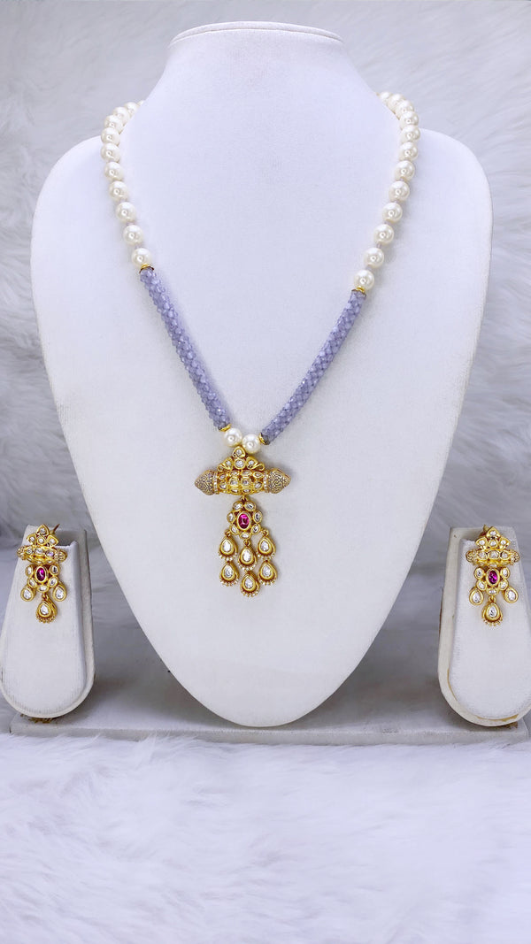 Kundan Glittered Pearl Necklace Set