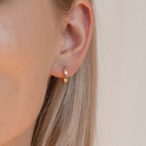 Disrupt Editor Ii Huggie Earrings