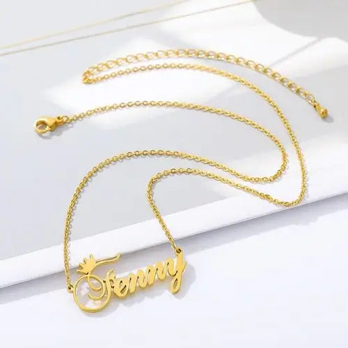 Memento Custom Crown Name pendant
