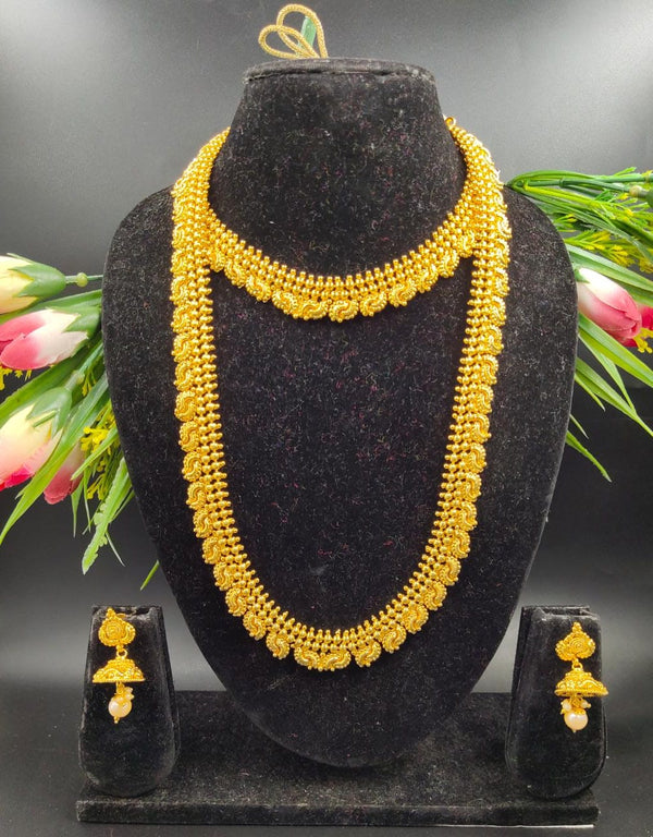 Valuable Garish Golden Gold Plated Necklace Set