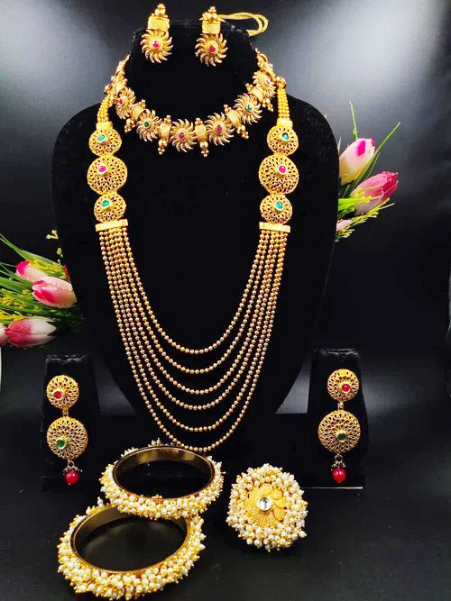 Highly Ornamental Pearl & Gold Plated Necklace Set