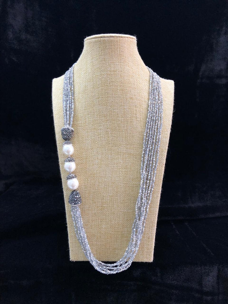 Splendid Side Pearl Grey Necklace