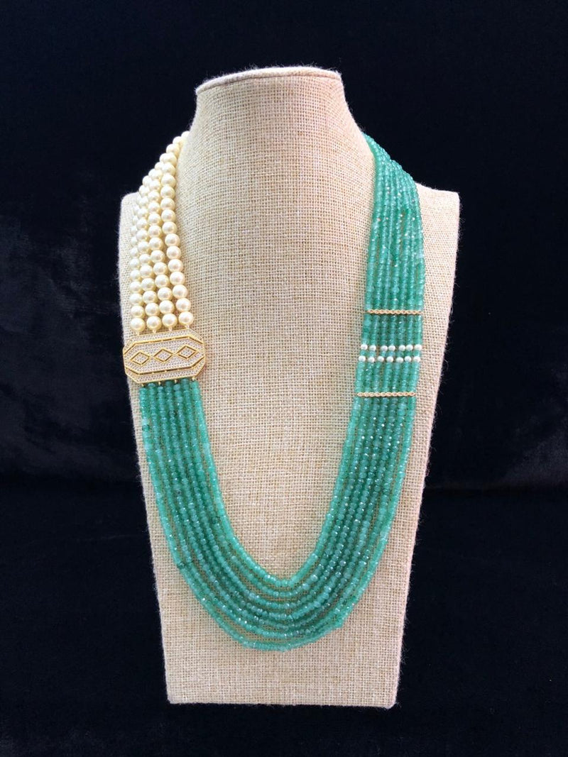 Green store pearl pendant