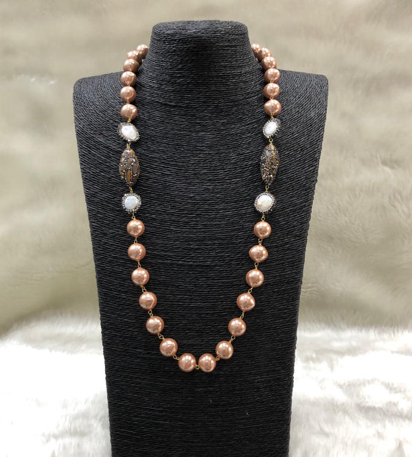 Shimmering Pearl Stone Centric Necklace