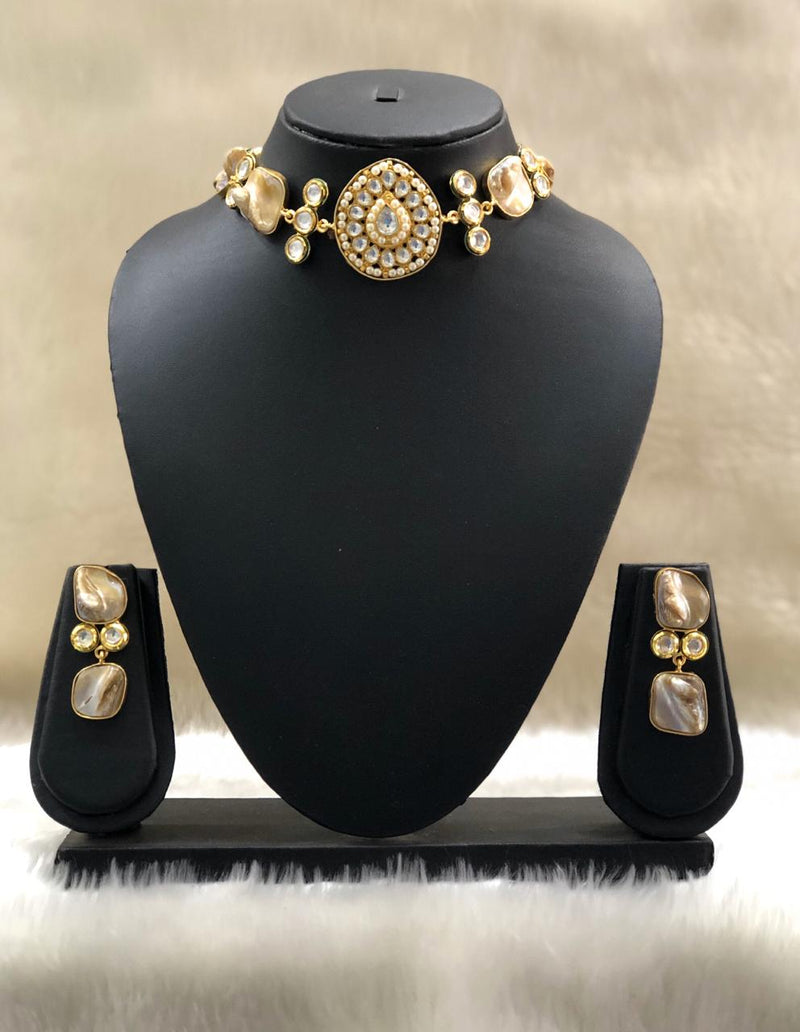 Shimmering Choker Kundan Necklace Set