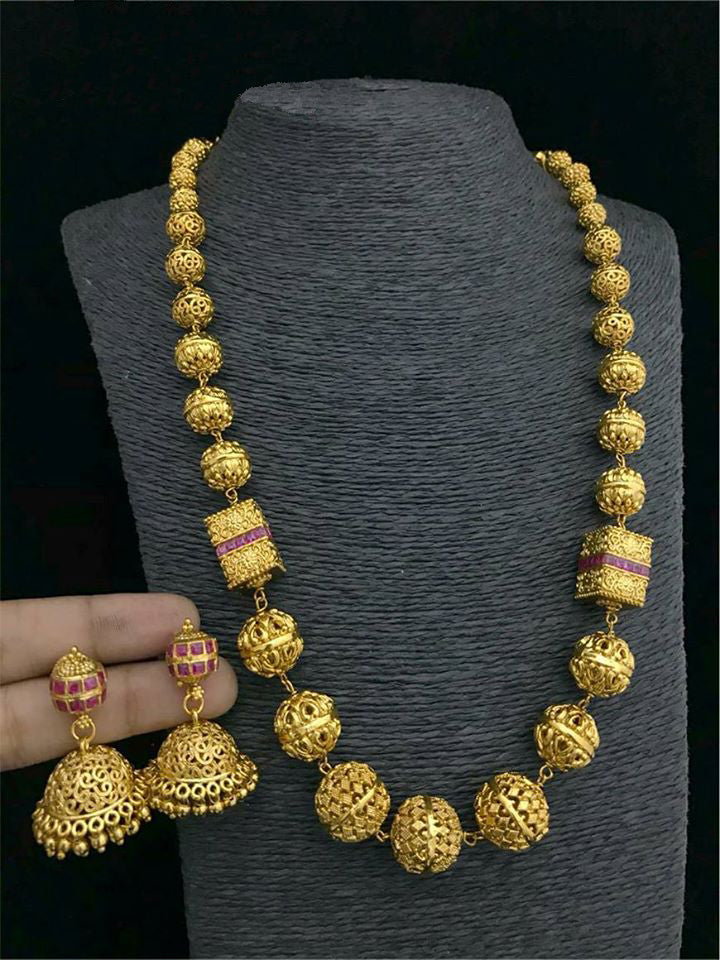 Florious Gold Plated Single Lines Necklace Set